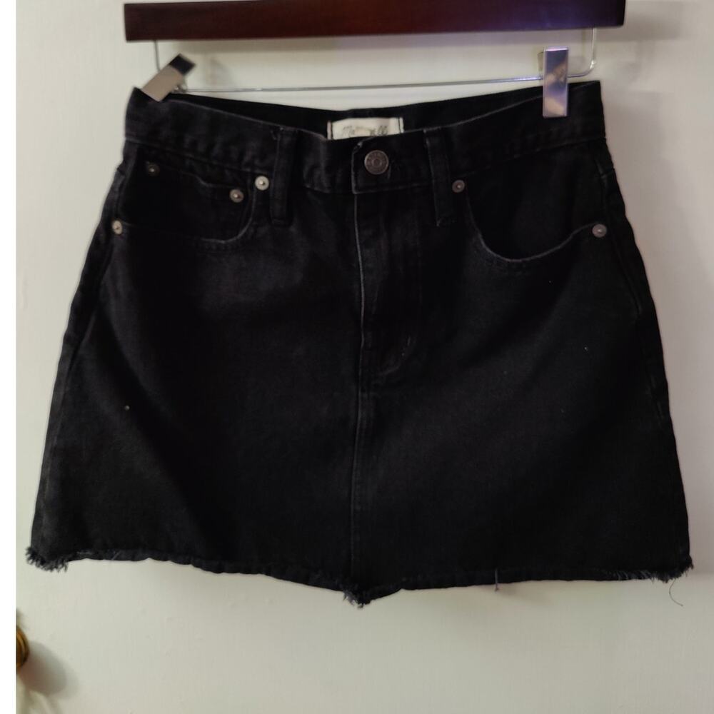 Madewell Black Denim Raw Edge Mini Skirt 26 Classic Preppy Cowgirl Western Punk